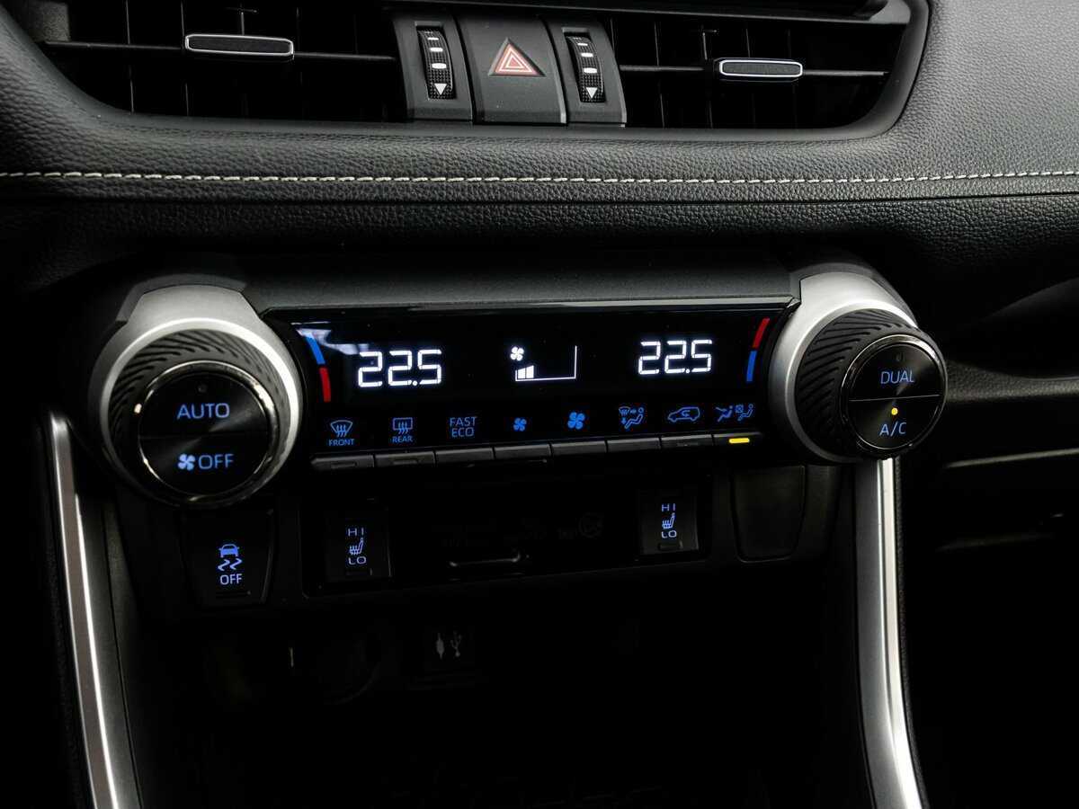 Toyota RAV4 2020 года с пробегом. Фото: #11