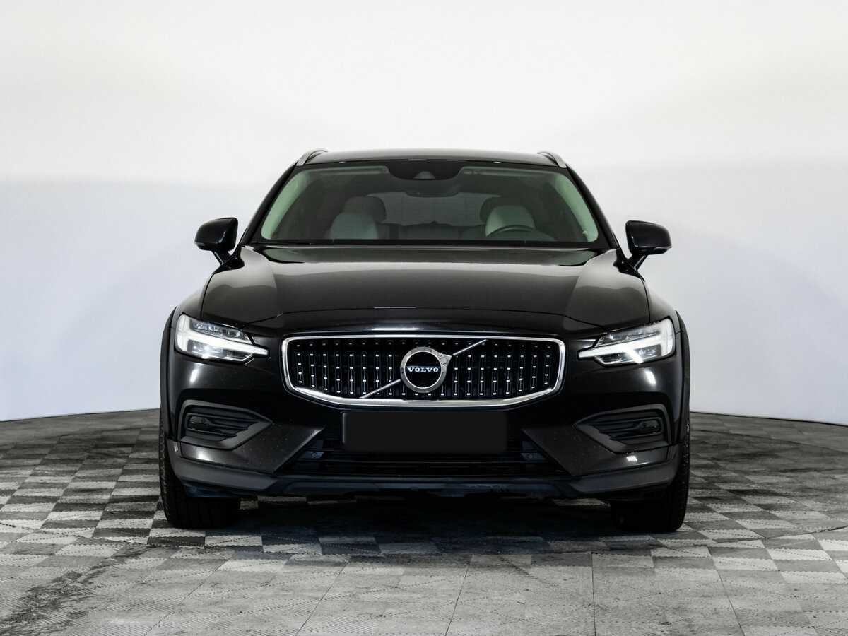 Volvo V60 Cross Country 2019 года с пробегом. Фото: #1