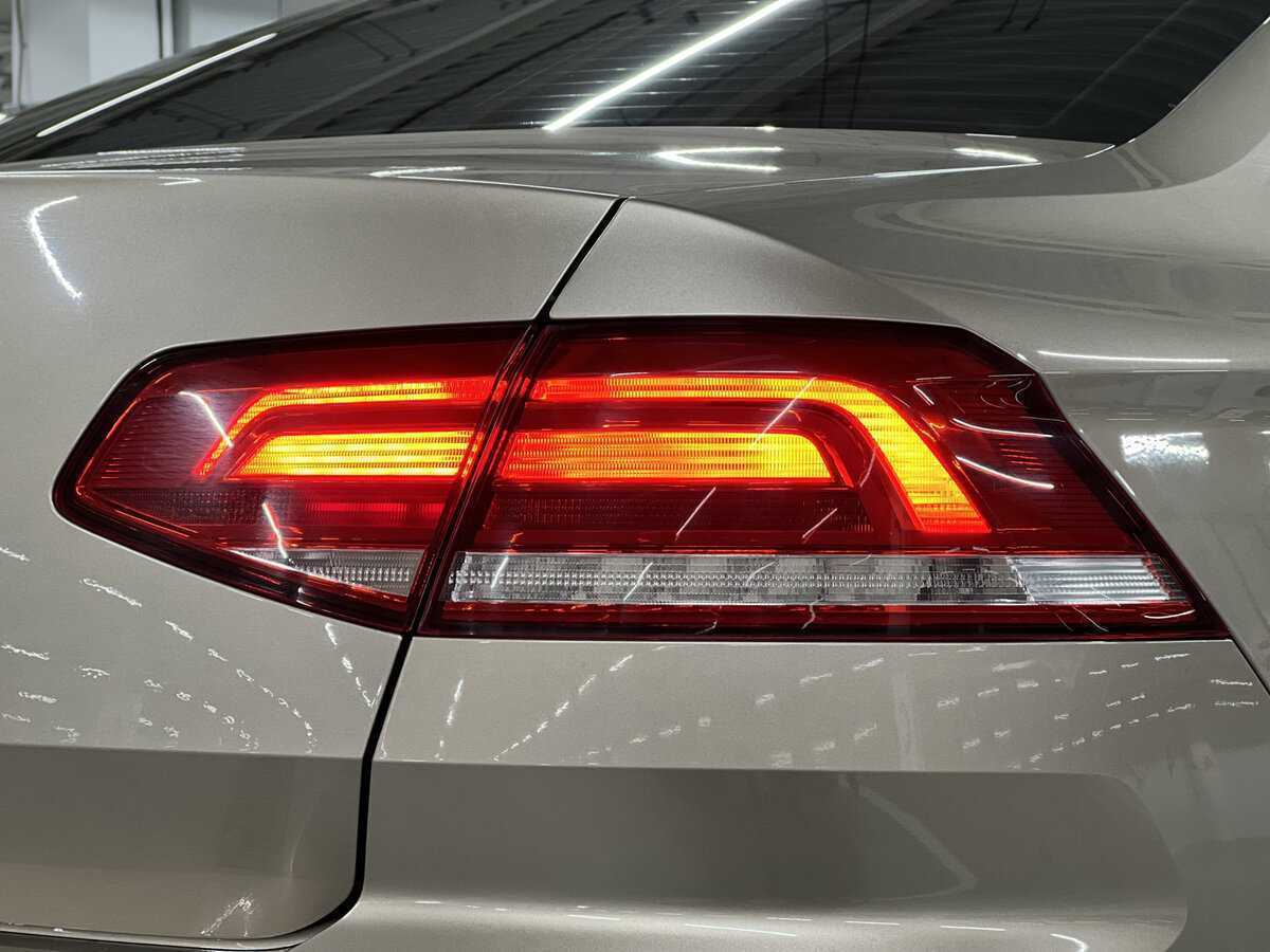 Б/У Фольксваген Пассат 2016 года. Фото: #8