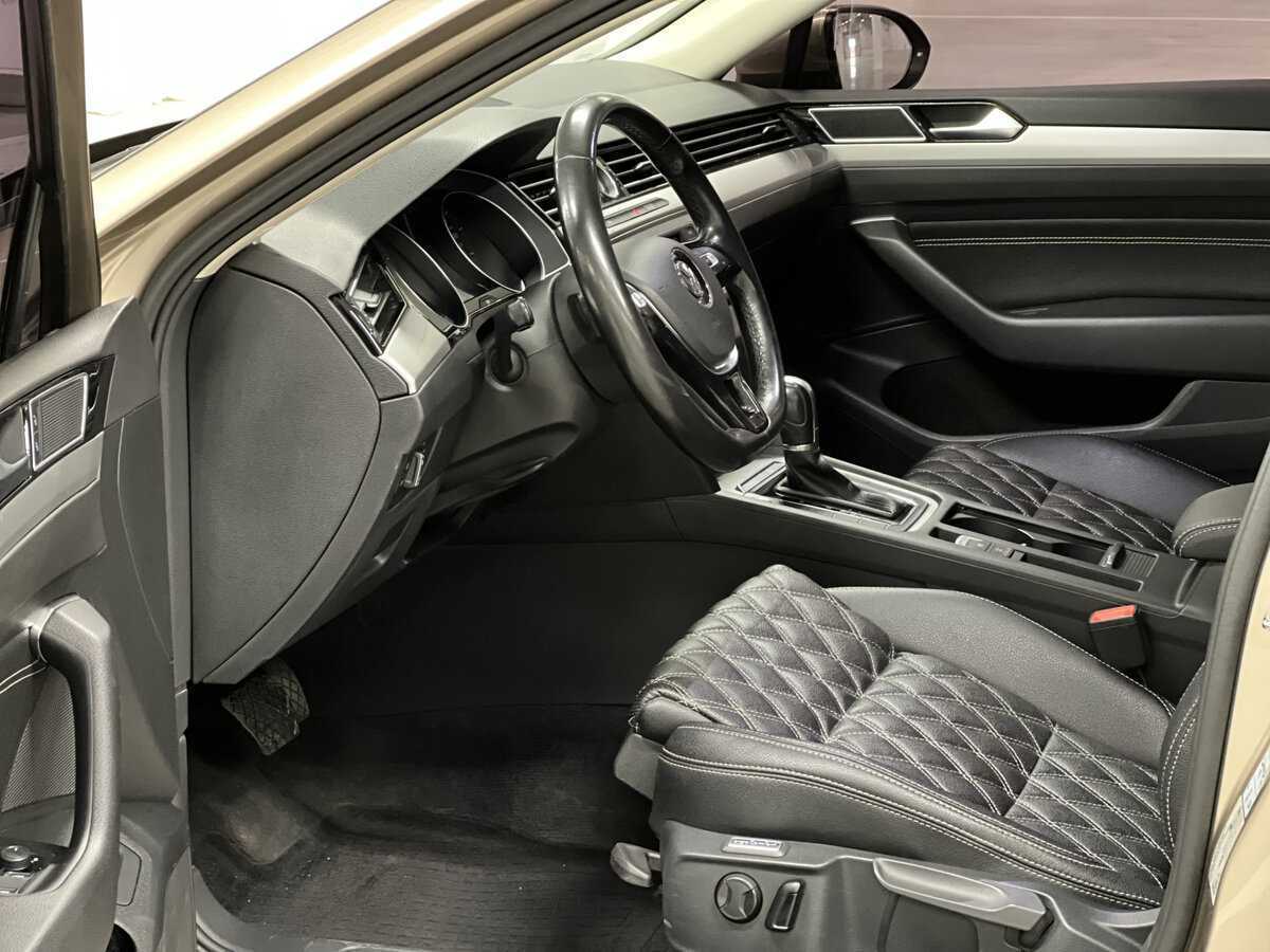 Б/У Фольксваген Пассат 2016 года. Фото: #15