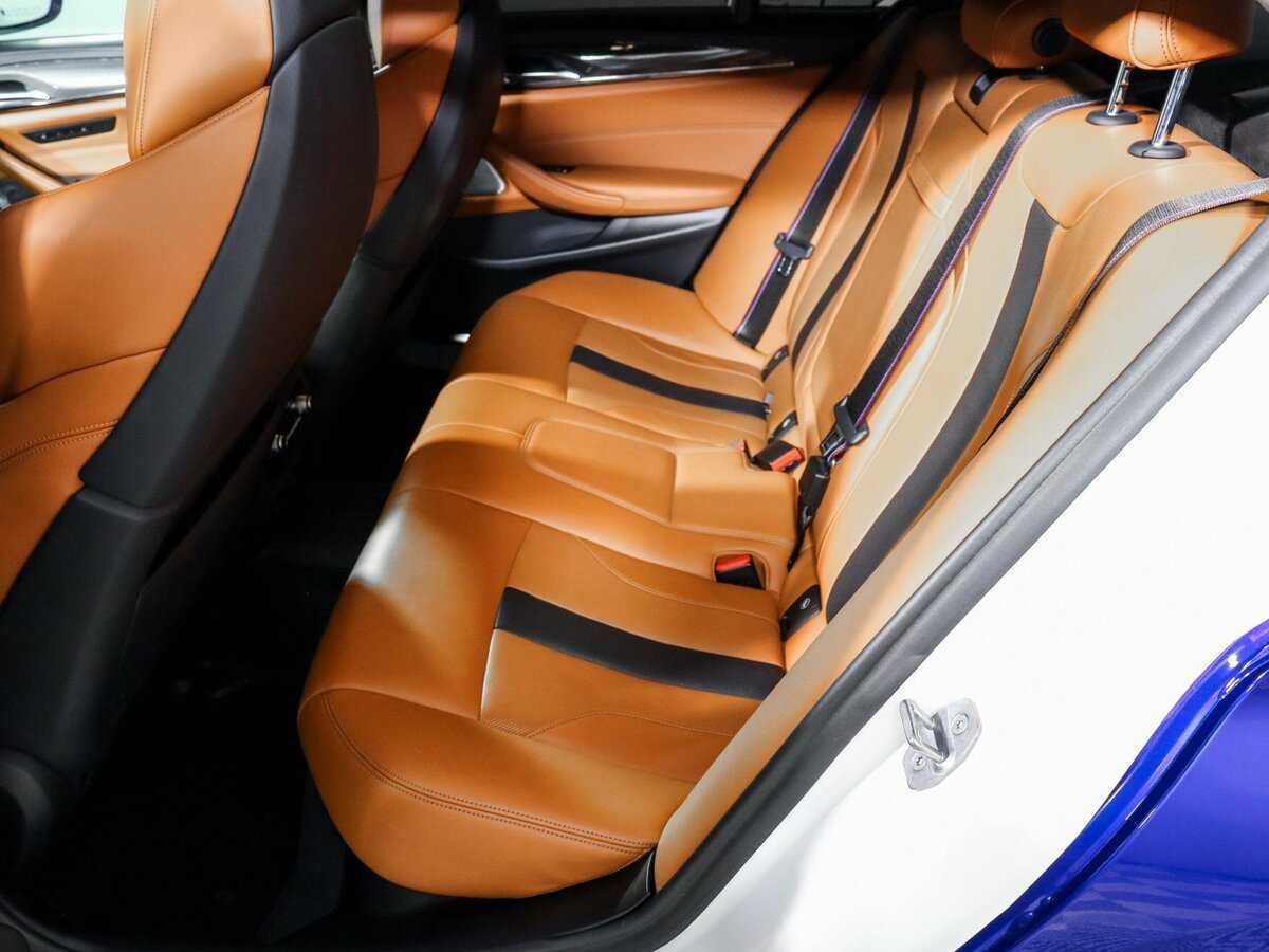 BMW M5 2019 года с пробегом. Фото: #9