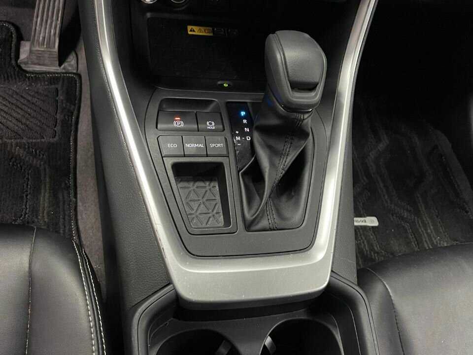 Toyota RAV4 2023 года с пробегом. Фото: #12