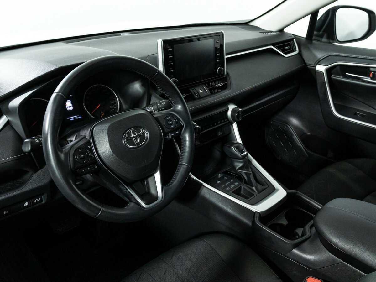 Toyota RAV4 2019 года с пробегом. Фото: #10