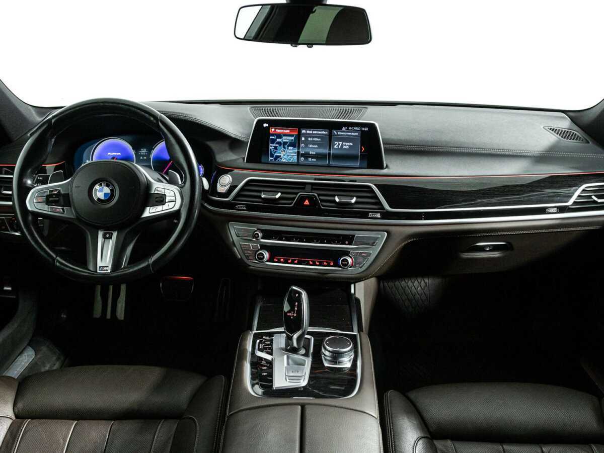 BMW 7 серии 2017 года с пробегом. Фото: #12