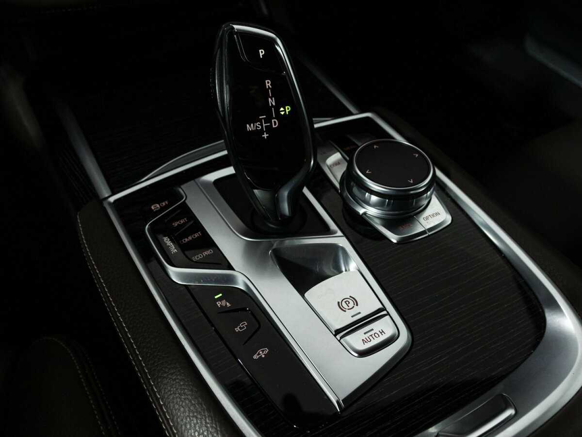 BMW 7 серии 2017 года с пробегом. Фото: #22