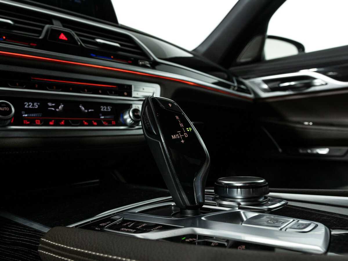 BMW 7 серии 2017 года с пробегом. Фото: #23