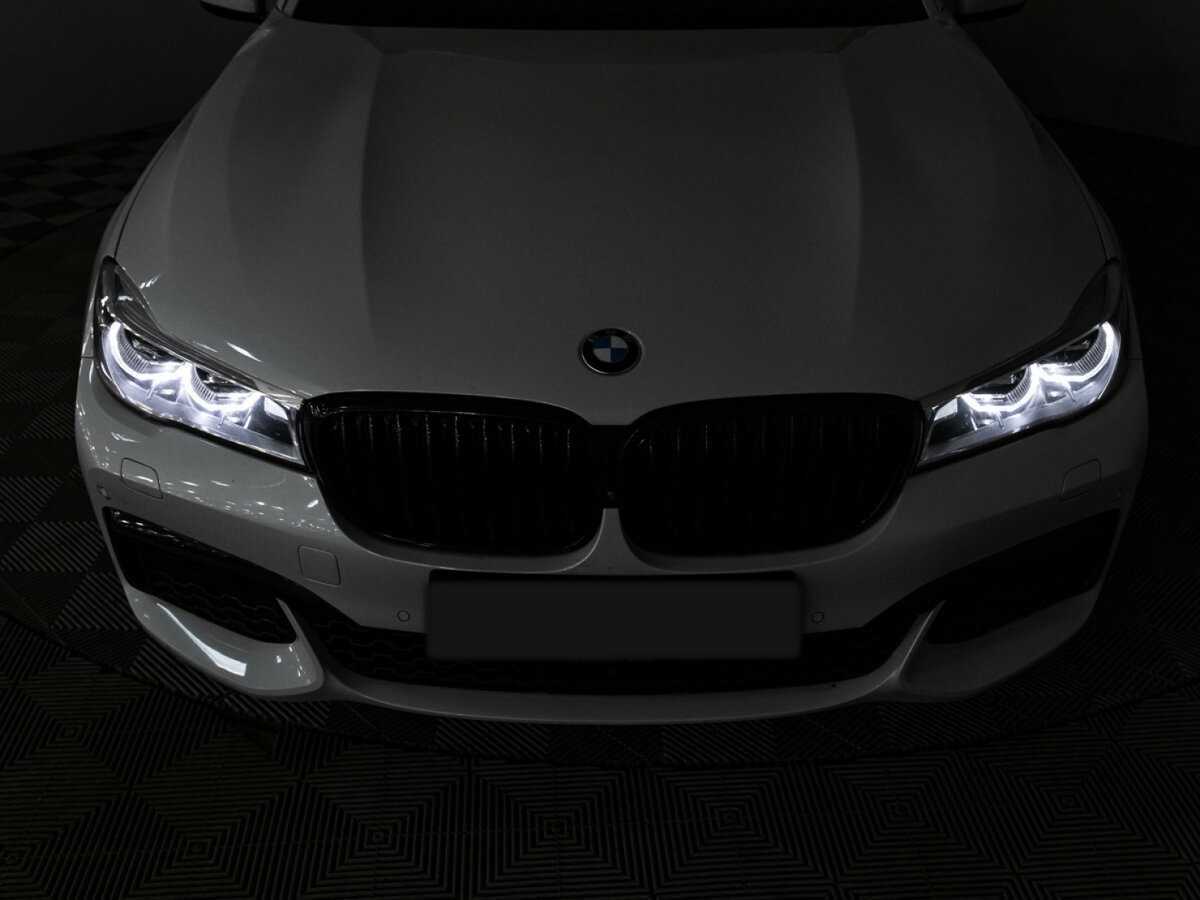 BMW 7 серии 2017 года с пробегом. Фото: #30
