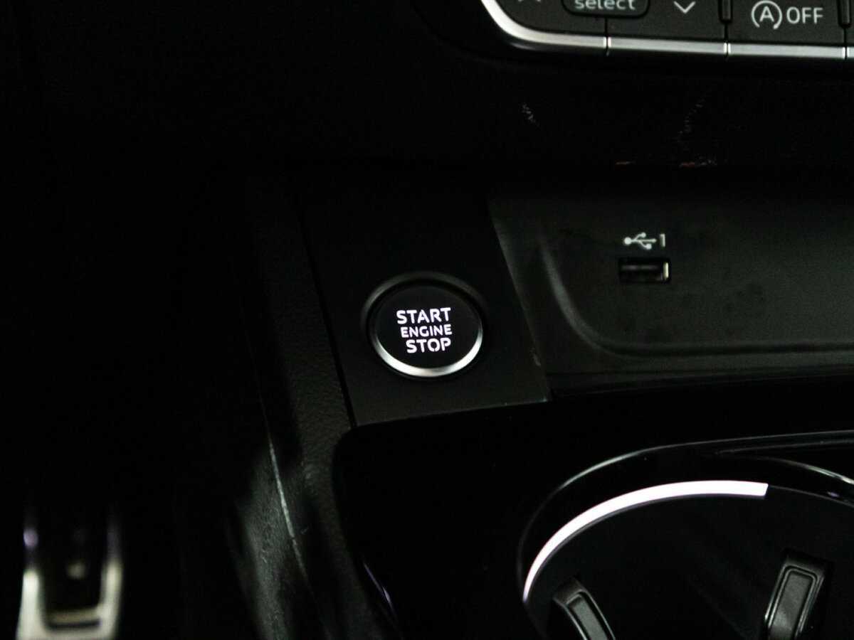 Audi A4 2021 года с пробегом. Фото: #18