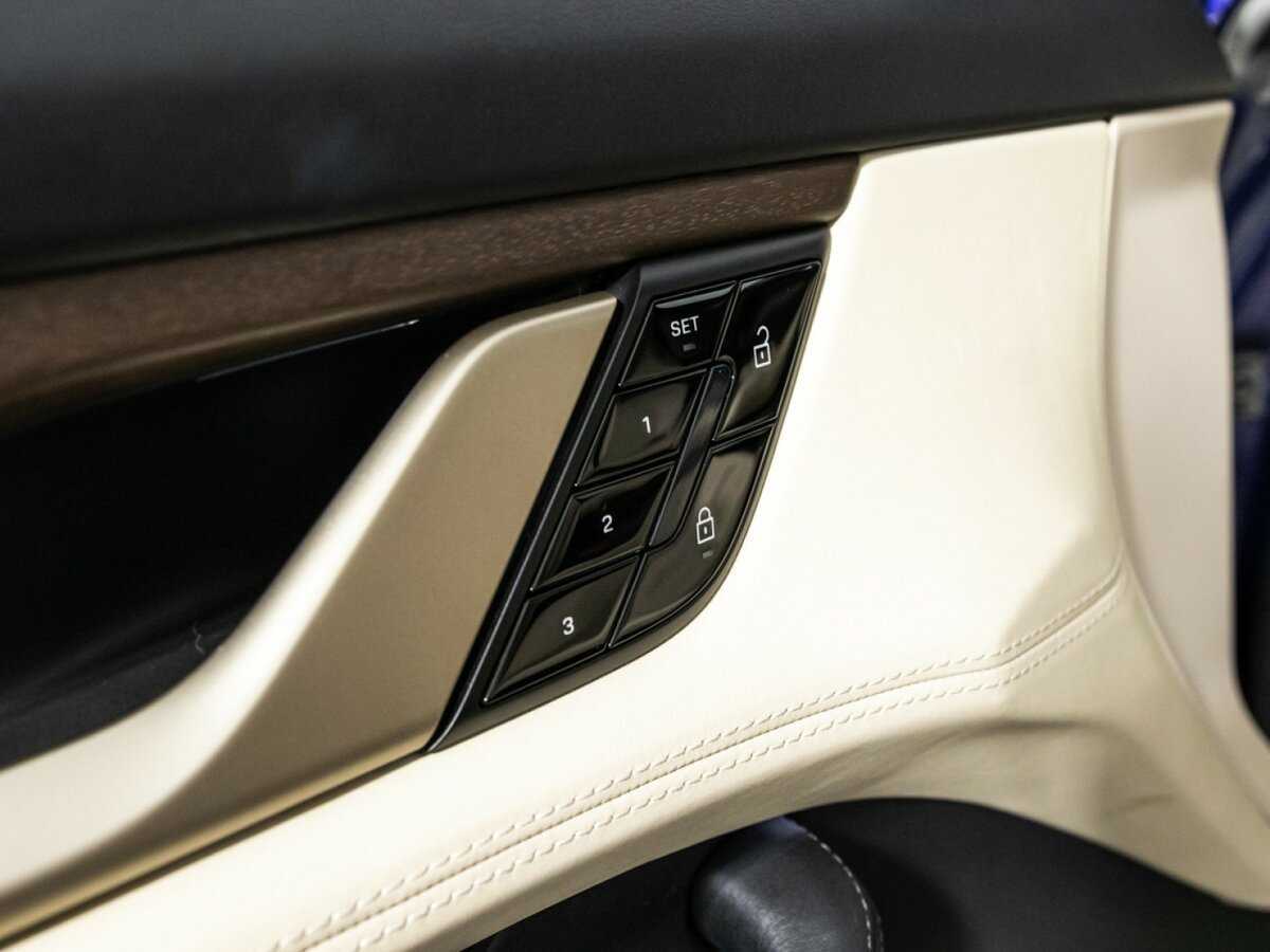 Porsche Taycan 2020 года с пробегом. Фото: #19