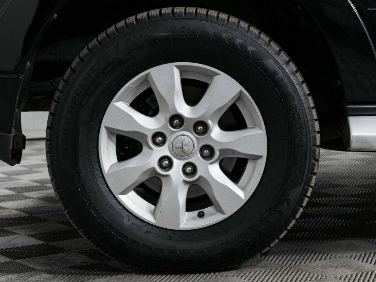 Mitsubishi Pajero 2012 года с пробегом. Фото: #14