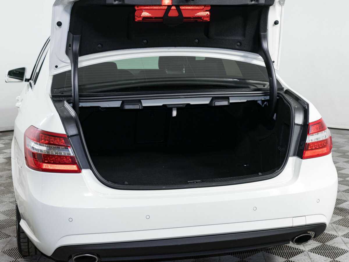 Mercedes-Benz E-Класс 2010 года с пробегом. Фото: #6