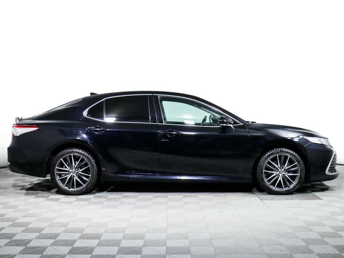 Toyota Camry 2021 года с пробегом. Фото: #3