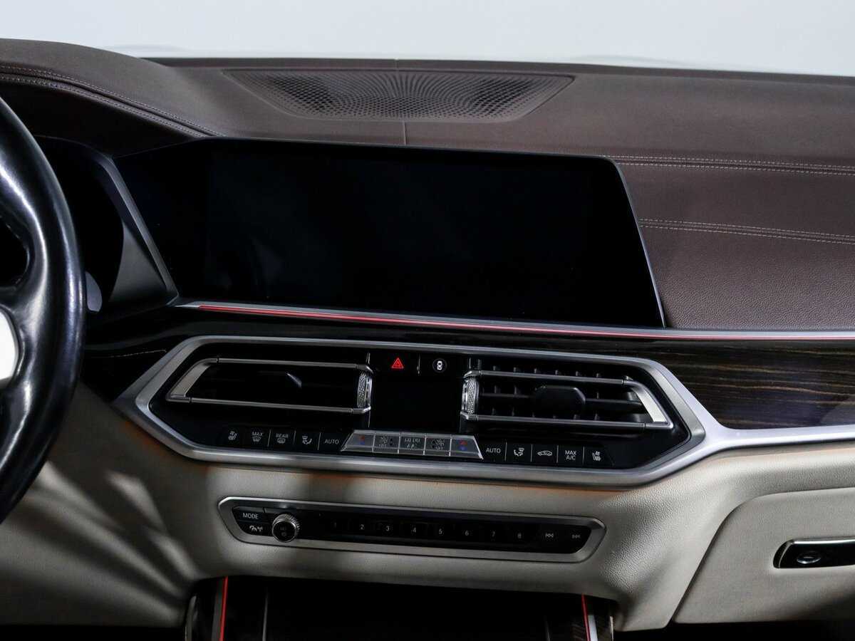 BMW X7 2019 года с пробегом. Фото: #9