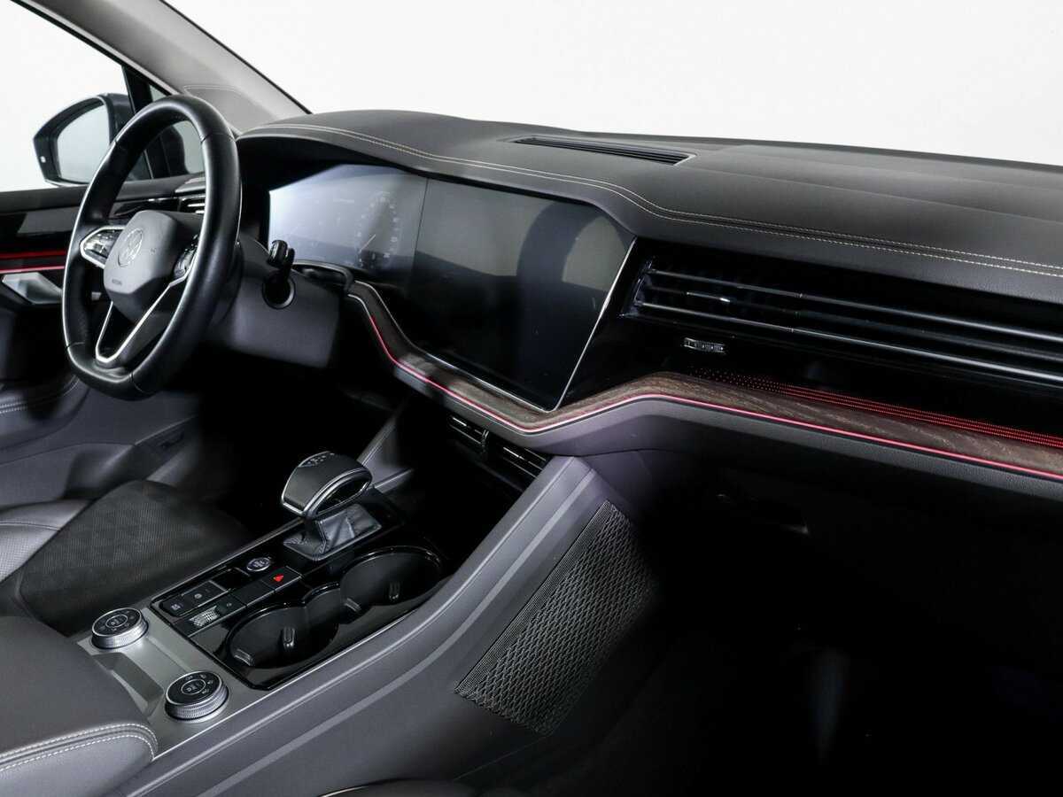 Volkswagen Touareg 2020 года с пробегом. Фото: #5