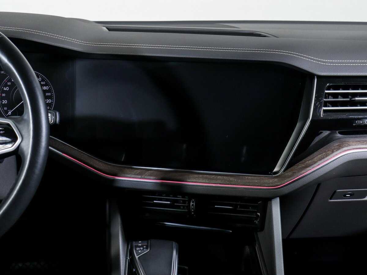 Volkswagen Touareg 2020 года с пробегом. Фото: #9