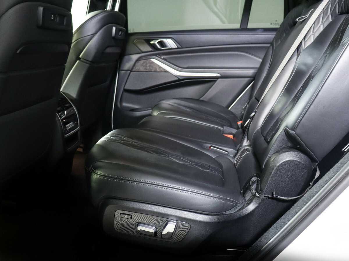 BMW X7 2021 года с пробегом. Фото: #9