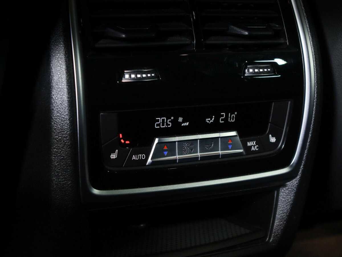 BMW X7 2021 года с пробегом. Фото: #25