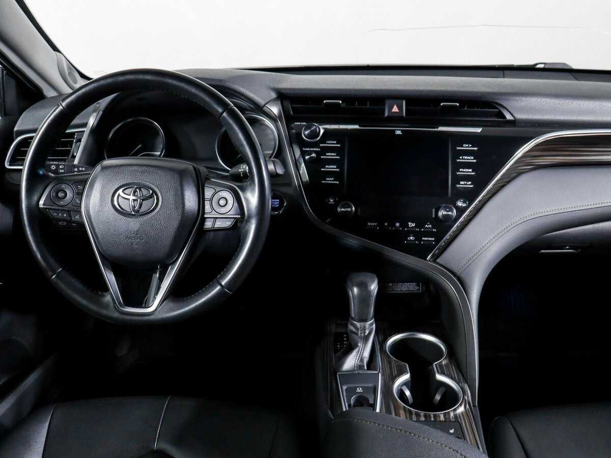 Toyota Camry 2018 года с пробегом. Фото: #8