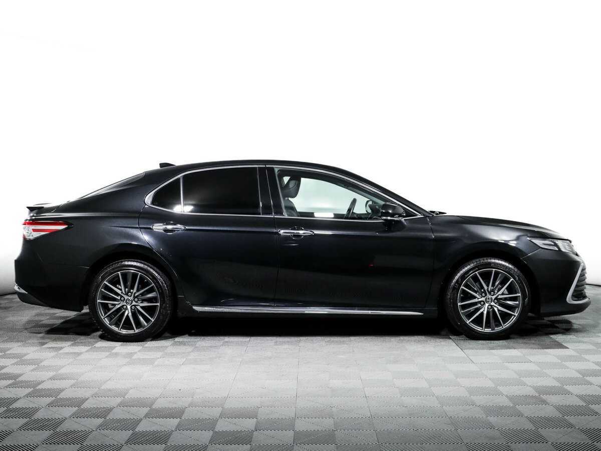 Toyota Camry 2023 года с пробегом. Фото: #3