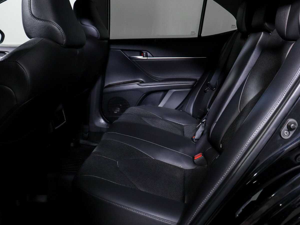 Toyota Camry 2021 года с пробегом. Фото: #6