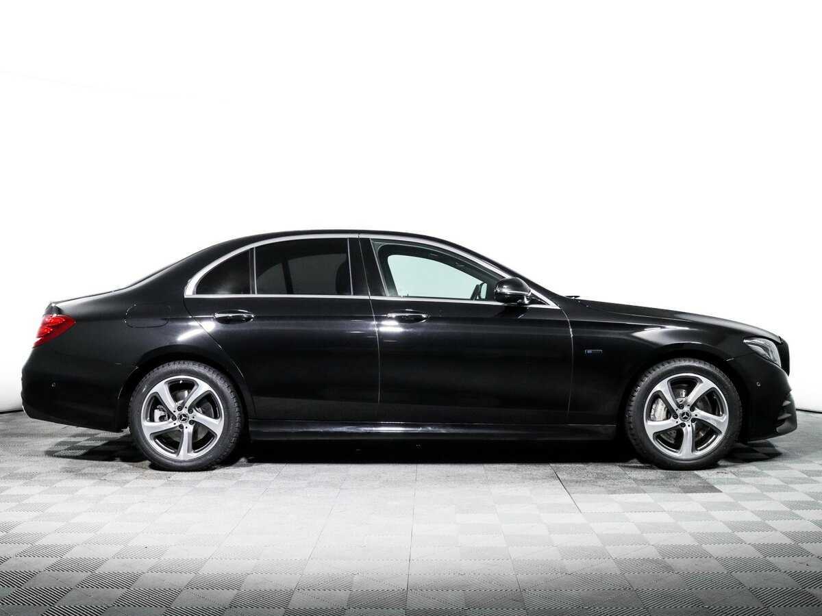 Mercedes-Benz E-Класс 2018 года с пробегом. Фото: #3