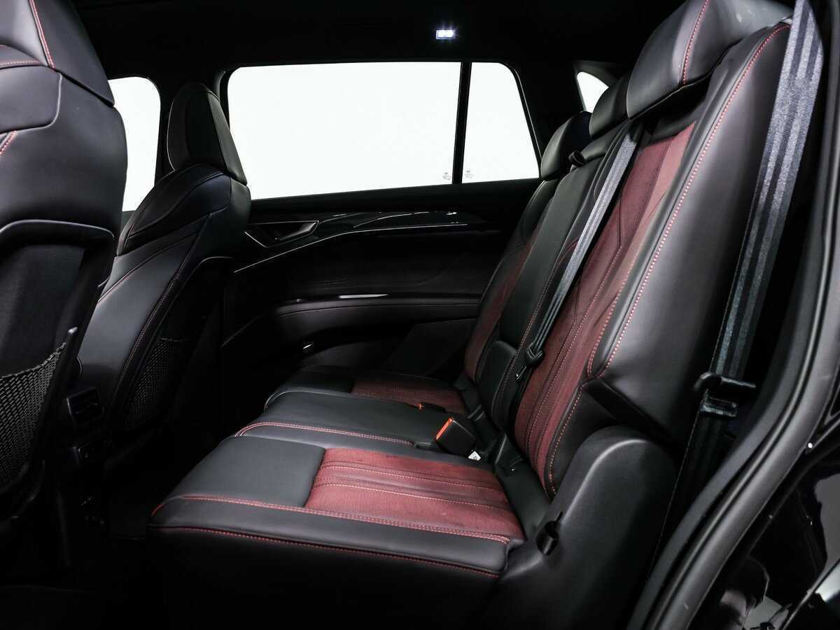 Audi Q5 e-tron 2022 года с пробегом. Фото: #11