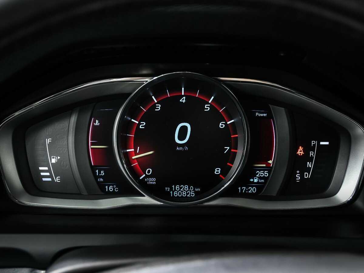 Volvo S60 Cross Country 2015 года с пробегом. Фото: #9