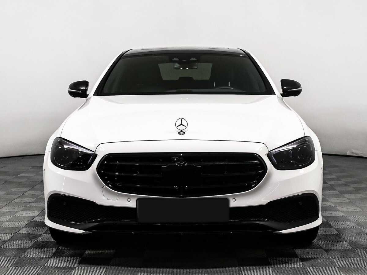 Mercedes-Benz E-Класс 2022 года с пробегом. Фото: #1