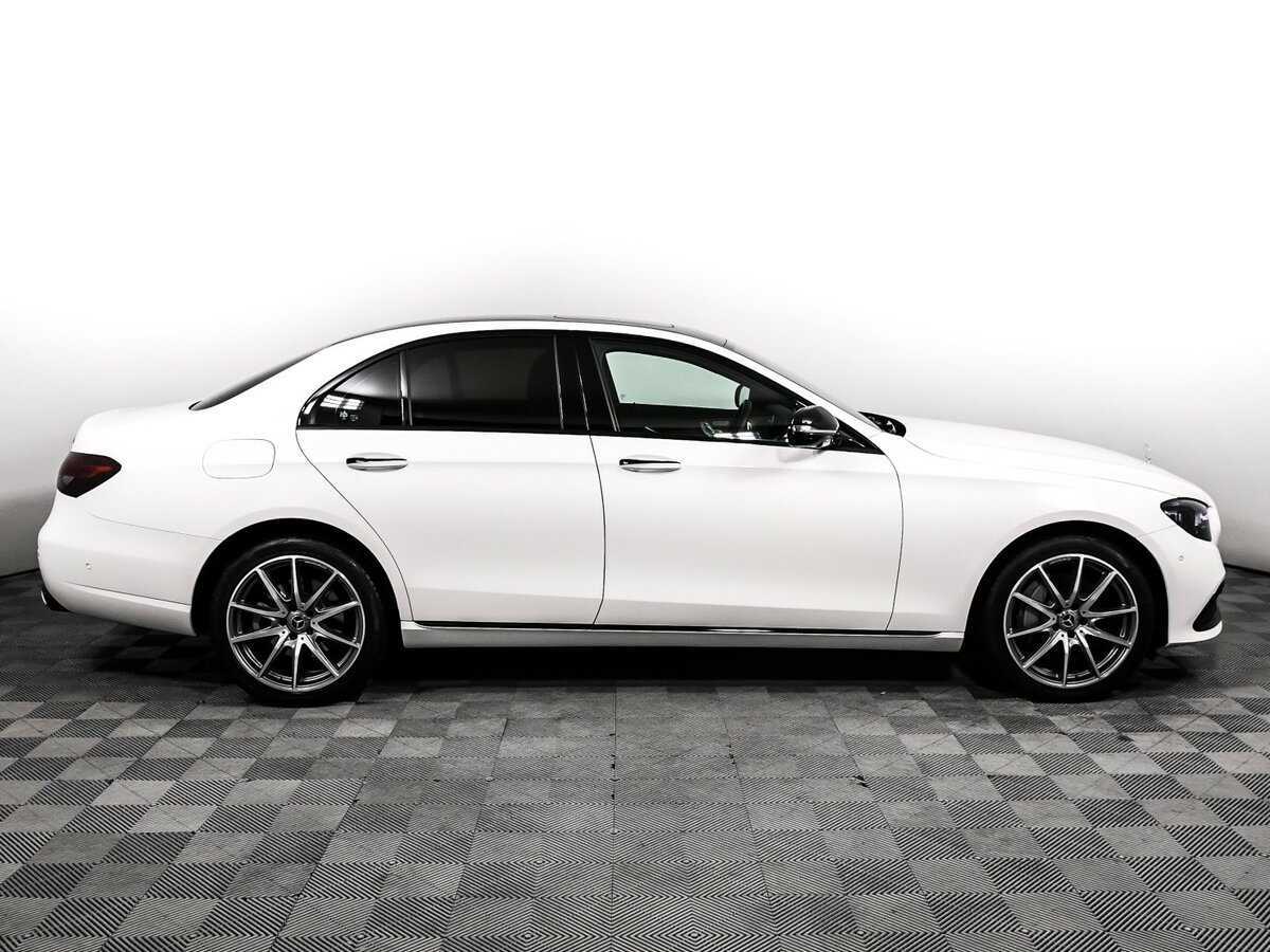 Mercedes-Benz E-Класс 2022 года с пробегом. Фото: #3