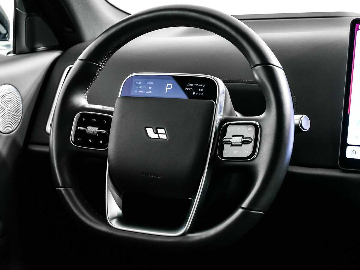 LiXiang L9 2024 года с пробегом. Фото: #10