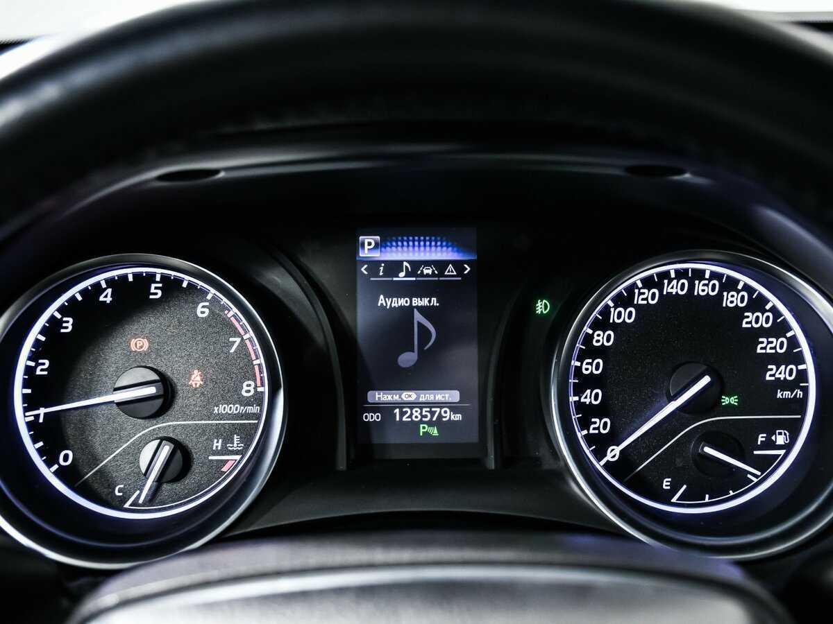 Toyota Camry 2019 года с пробегом. Фото: #9