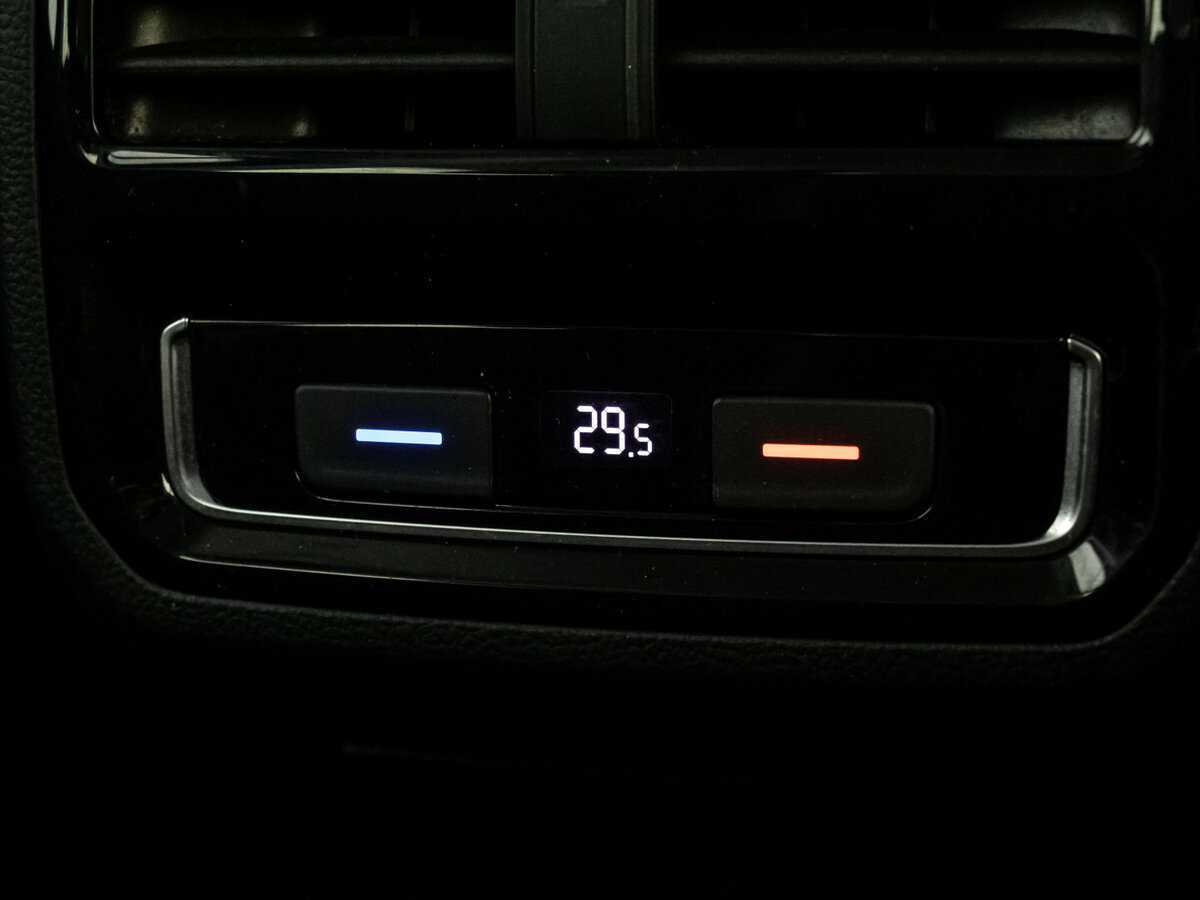 Volkswagen Passat 2020 года с пробегом. Фото: #19