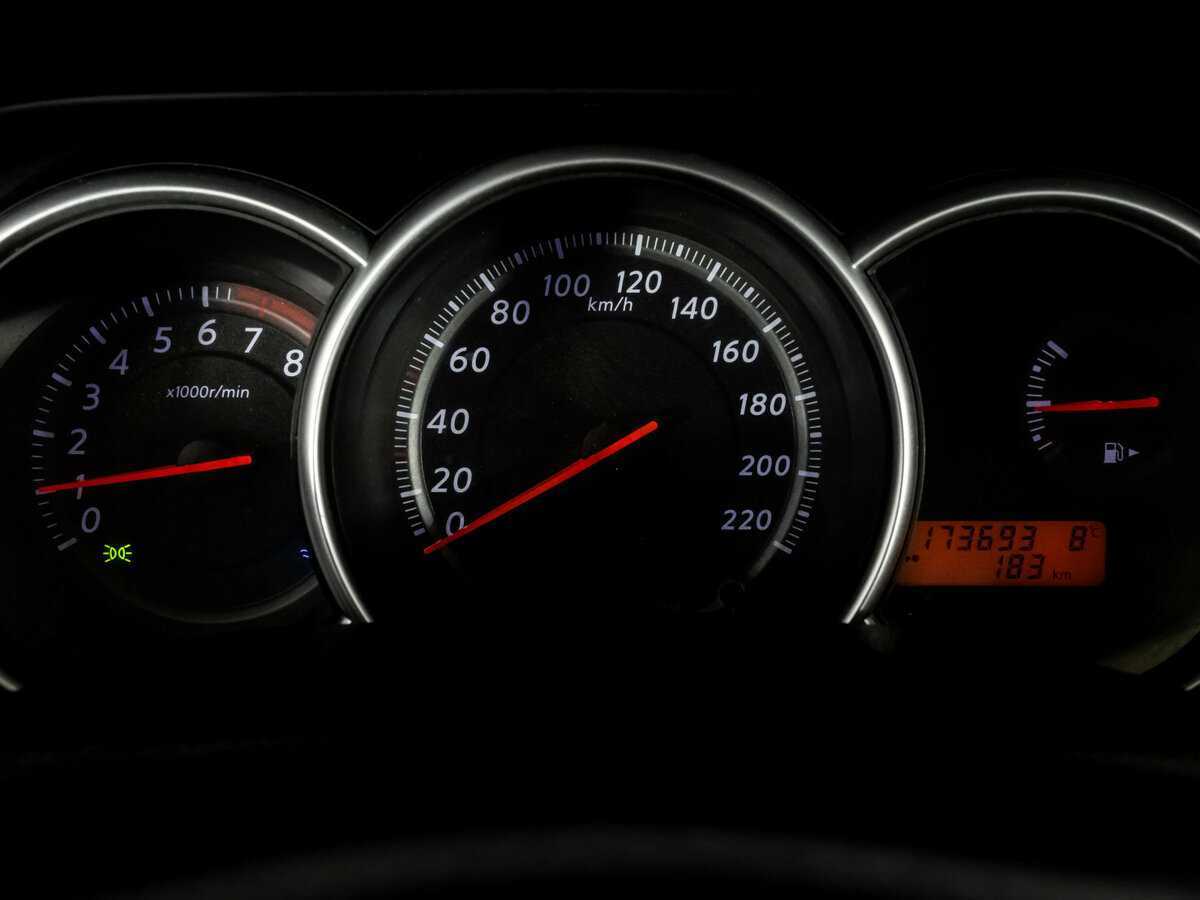 Nissan Tiida 2011 года с пробегом. Фото: #11