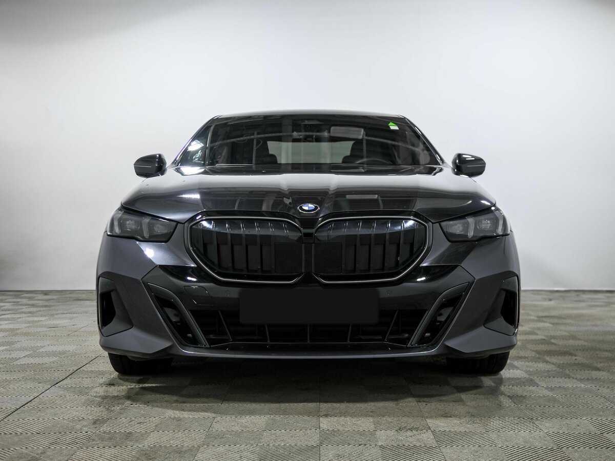 BMW 5 серии 2024 года с пробегом. Фото: #1