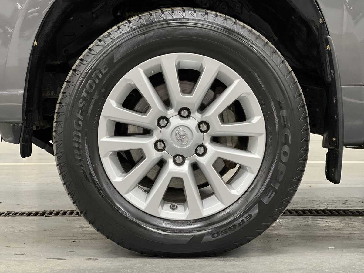 Toyota Land Cruiser Prado 2014 года с пробегом. Фото: #17