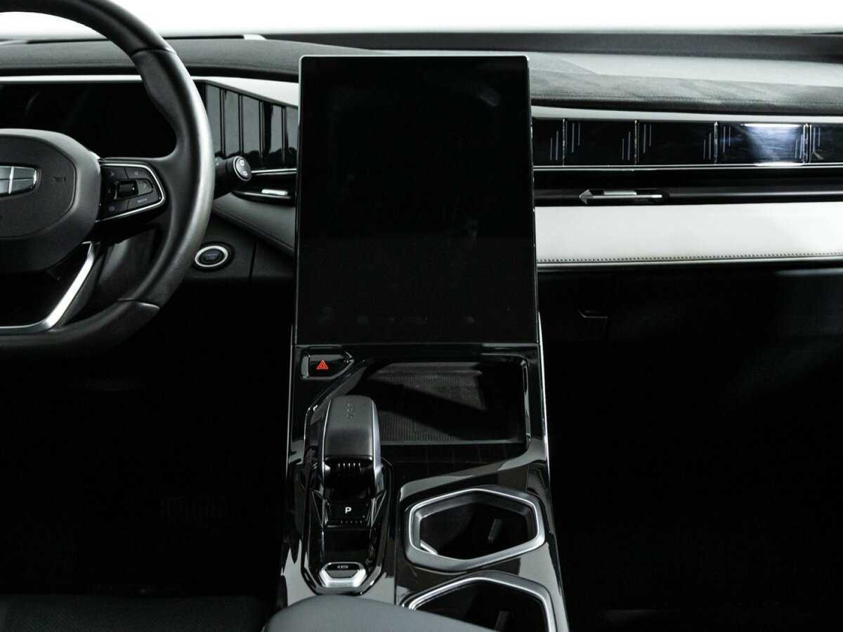 Geely Atlas 2024 года с пробегом. Фото: #13