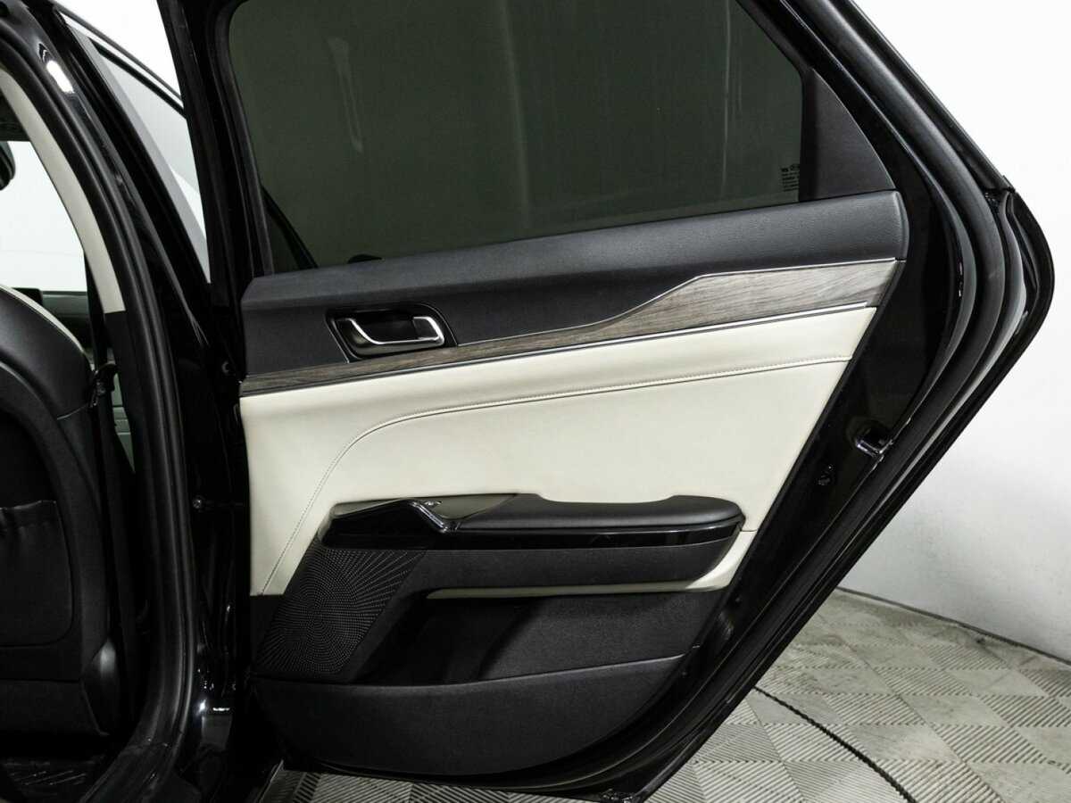 Kia K5 2021 года с пробегом. Фото: #29