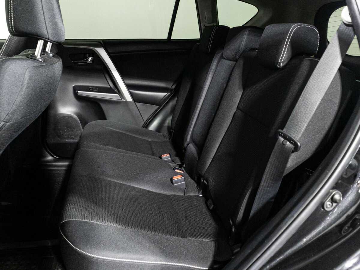 Toyota RAV4 2015 года с пробегом. Фото: #9
