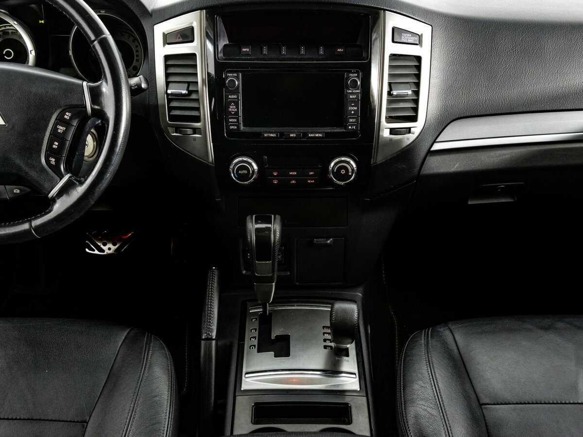 Mitsubishi Pajero 2014 года с пробегом. Фото: #12