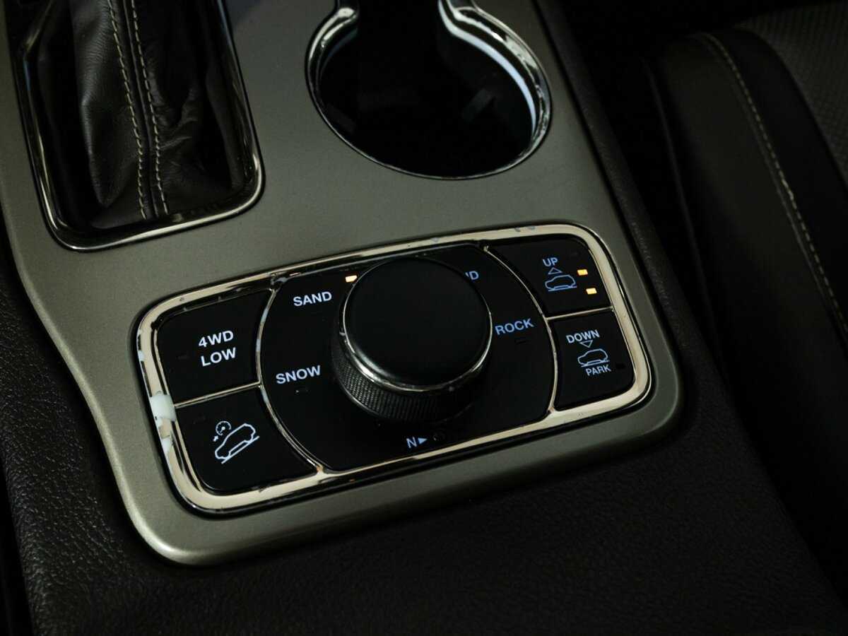 Jeep Grand Cherokee 2017 года с пробегом. Фото: #21