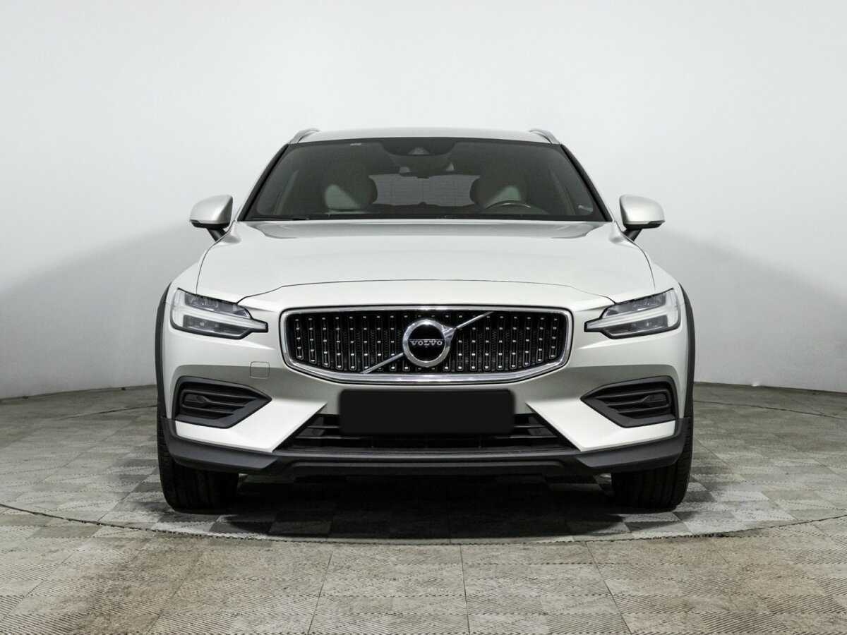 Volvo V60 Cross Country 2019 года с пробегом. Фото: #1