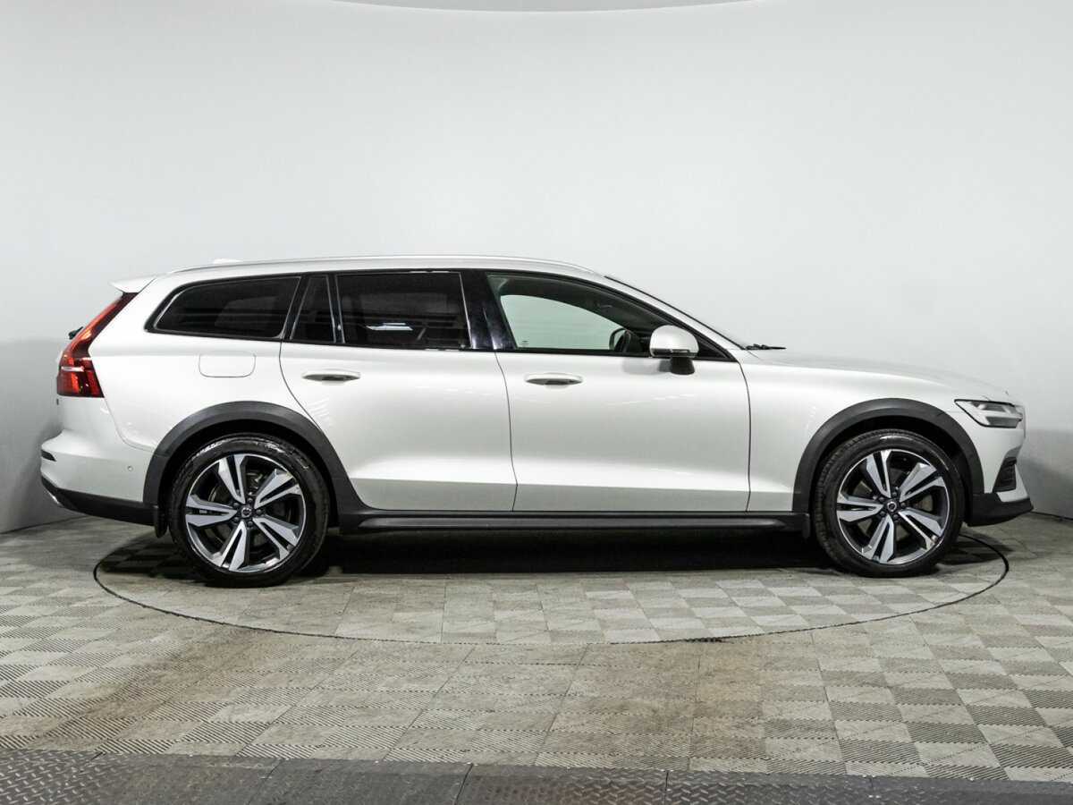 Volvo V60 Cross Country 2019 года с пробегом. Фото: #3