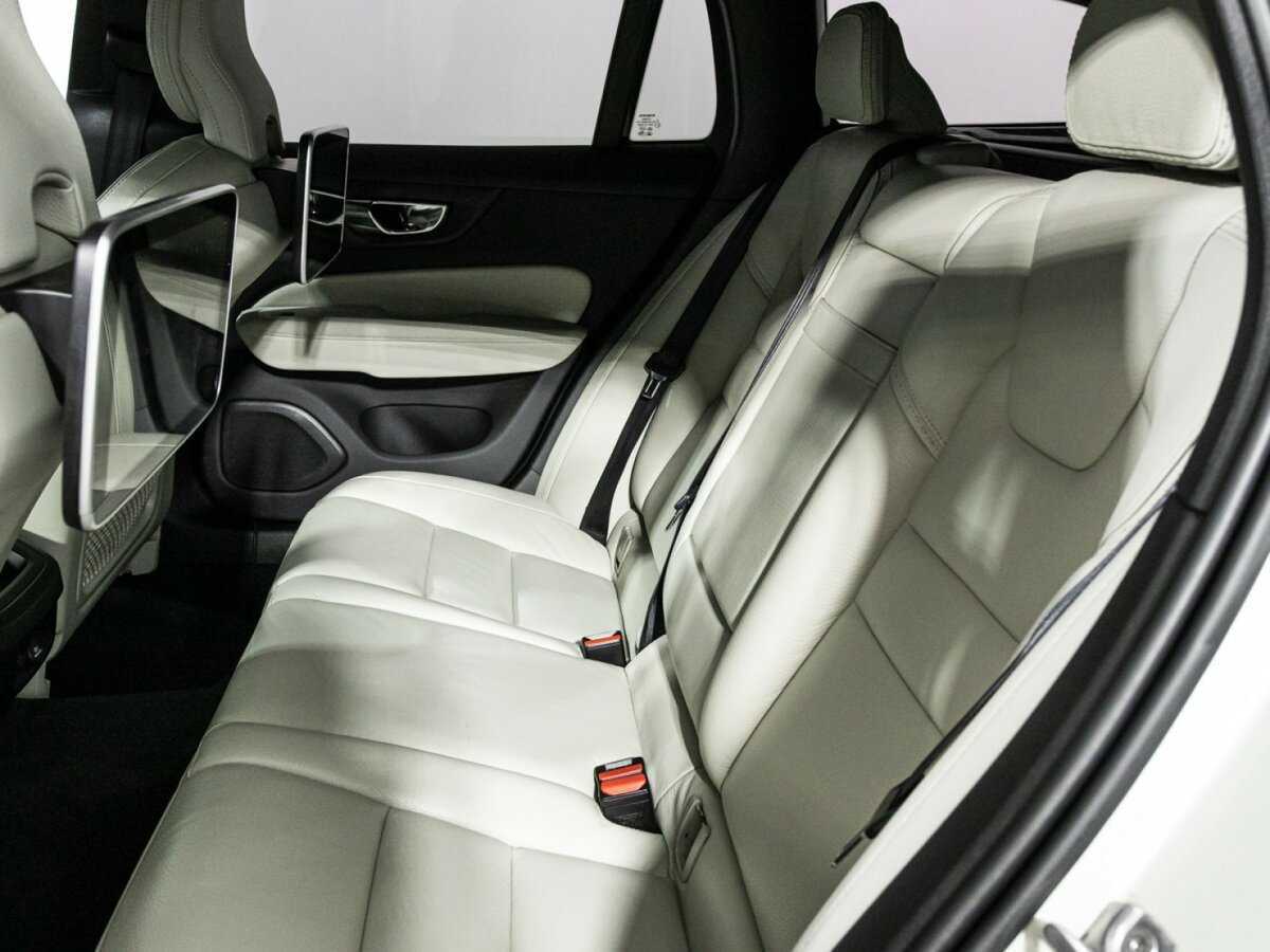 Volvo V60 Cross Country 2019 года с пробегом. Фото: #9