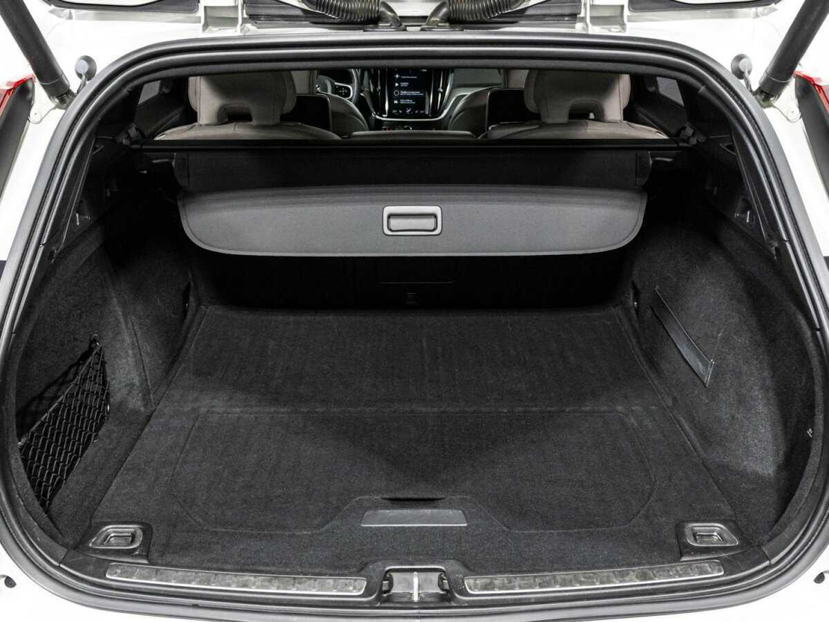 Volvo V60 Cross Country 2019 года с пробегом. Фото: #14