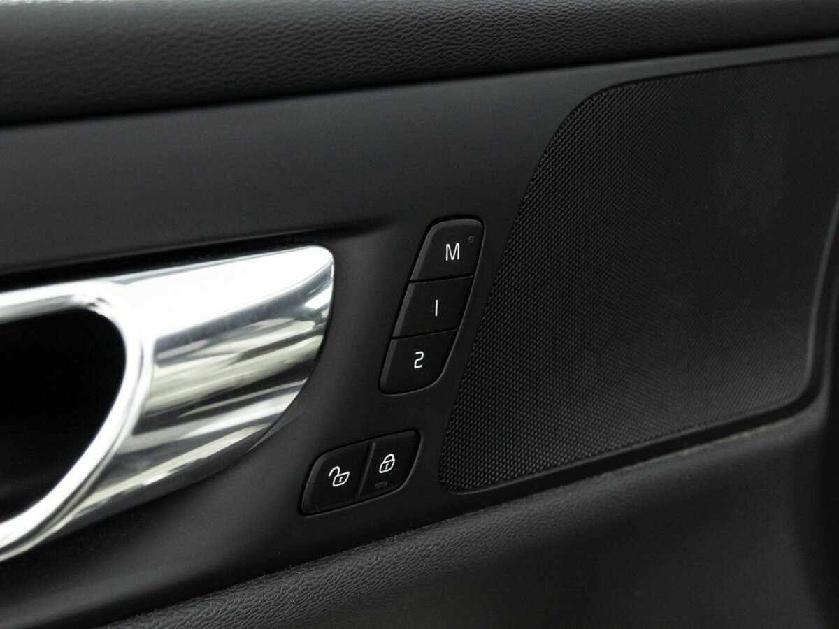 Volvo V60 Cross Country 2019 года с пробегом. Фото: #16