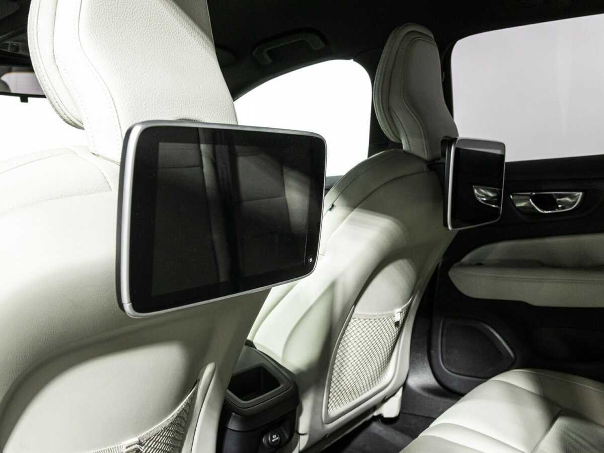 Volvo V60 Cross Country 2019 года с пробегом. Фото: #24
