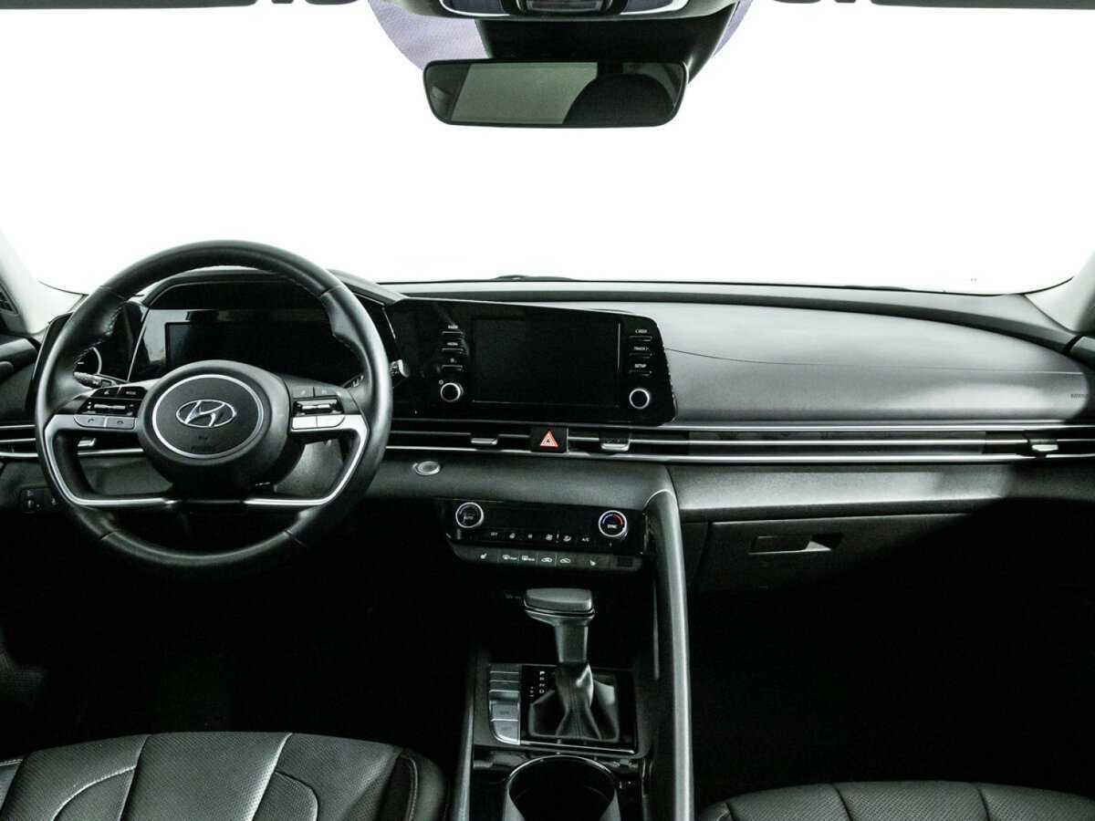 Hyundai Elantra 2021 года с пробегом. Фото: #12