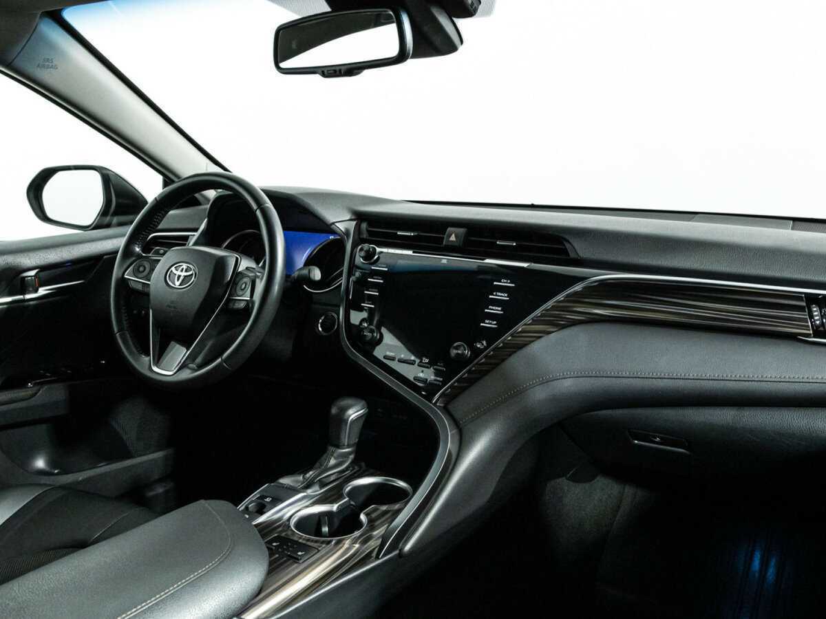 Toyota Camry 2020 года с пробегом. Фото: #8