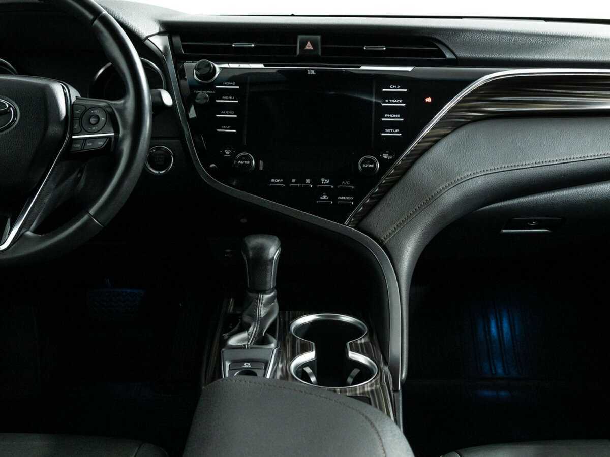 Toyota Camry 2020 года с пробегом. Фото: #13
