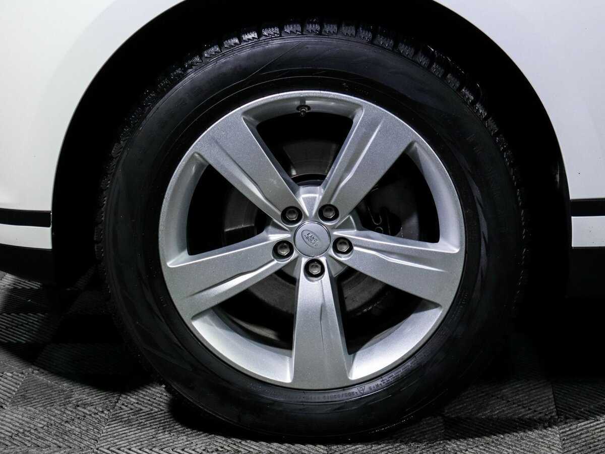 Land Rover Range Rover Velar 2017 года с пробегом. Фото: #11